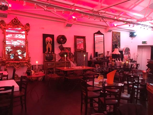 Out In Brum - Ana Rocha - Interior