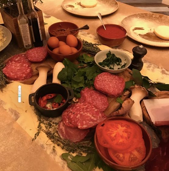 out-in-brum-bardolino-food