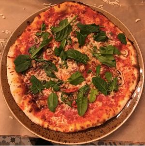 out-in-brum-bardolino-pizza