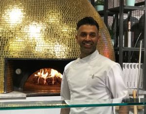 Out In Brum - Izza Pizza - Aktar by the Pizza Oven